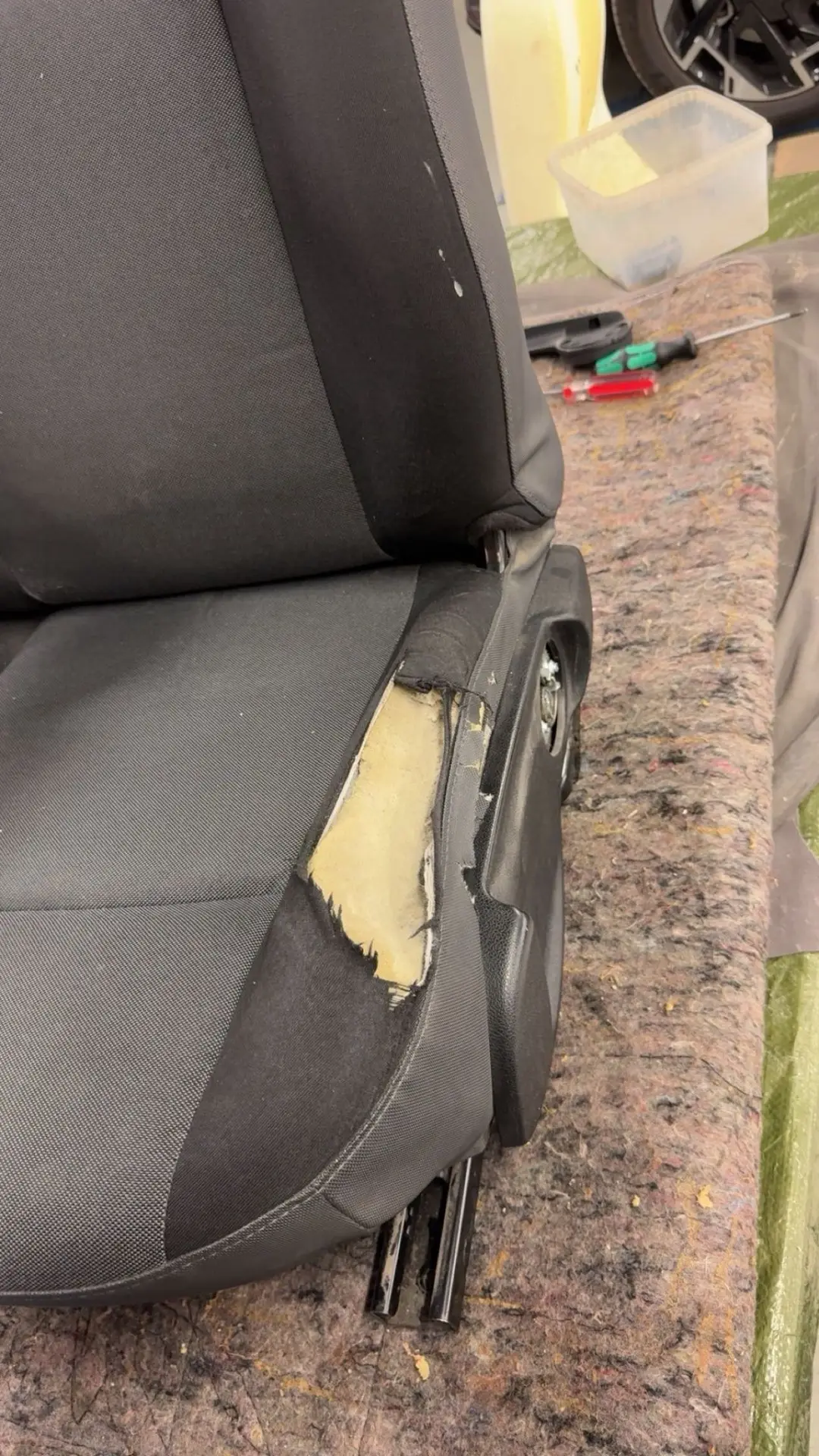 Omklädd bilinteriör utförd av AutoXtra i Uppsala, exempel 3